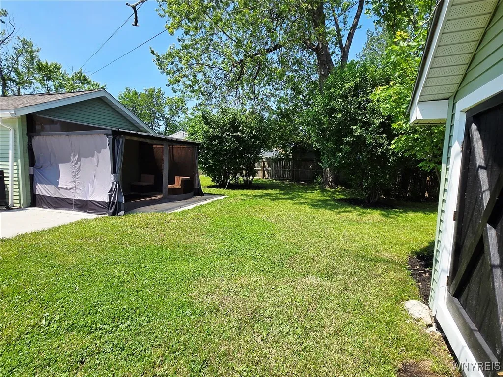 117 Ralston Avenue, Tonawanda-town, New York 14217, Tonawanda, New York 14217, 3 Bedrooms Bedrooms, 9 Rooms Rooms,1 BathroomBathrooms,Residential,Closed,117 Ralston Avenue, Tonawanda-town, New York 14217,B1614055