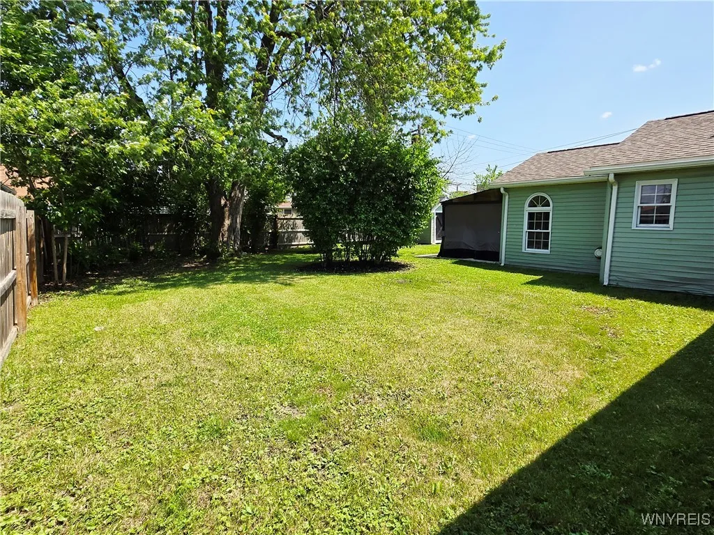 117 Ralston Avenue, Tonawanda-town, New York 14217, Tonawanda, New York 14217, 3 Bedrooms Bedrooms, 9 Rooms Rooms,1 BathroomBathrooms,Residential,Closed,117 Ralston Avenue, Tonawanda-town, New York 14217,B1614055