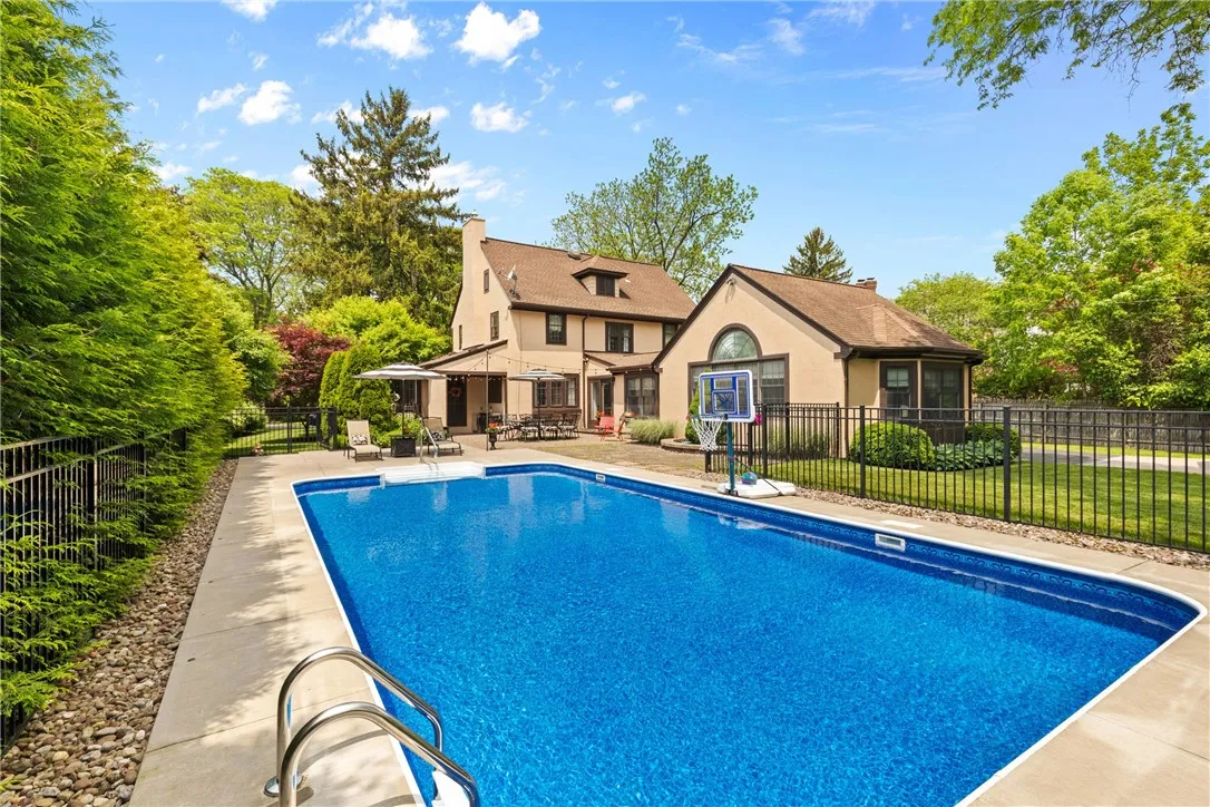 100 Southern Parkway, Brighton, New York 14618, Brighton, New York 14618, 3 Bedrooms Bedrooms, 12 Rooms Rooms,2 BathroomsBathrooms,Residential,Closed,100 Southern Parkway, Brighton, New York 14618,0,R1613714
