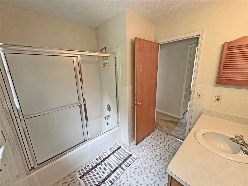 1 Madaket Drive, Penfield, New York 14526, Penfield, New York 14526, 4 Bedrooms Bedrooms, 9 Rooms Rooms,2 BathroomsBathrooms,Residential,Closed,1 Madaket Drive, Penfield, New York 14526,0,R1614009