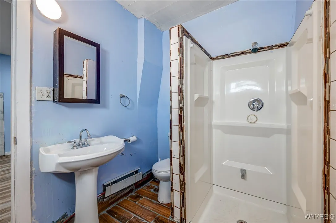 204 Reed Street, Buffalo, New York 14211, Buffalo, New York 14211, 5 Bedrooms Bedrooms, 7 Rooms Rooms,2 BathroomsBathrooms,Residential,Closed,204 Reed Street, Buffalo, New York 14211,0,B1614081