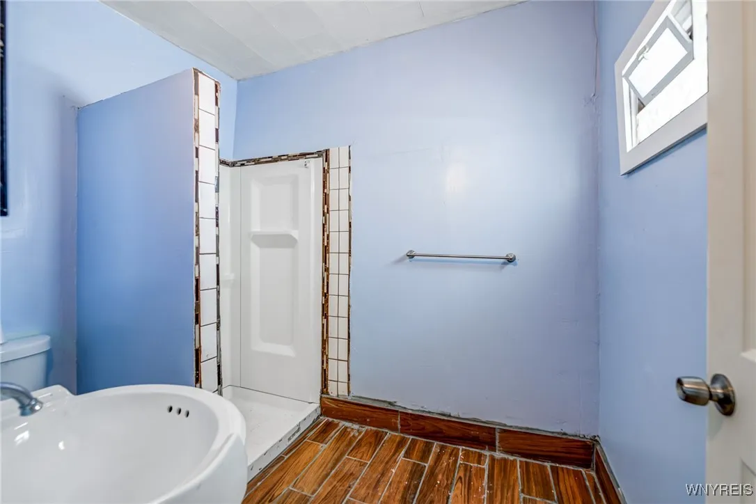 204 Reed Street, Buffalo, New York 14211, Buffalo, New York 14211, 5 Bedrooms Bedrooms, 7 Rooms Rooms,2 BathroomsBathrooms,Residential,Closed,204 Reed Street, Buffalo, New York 14211,0,B1614081