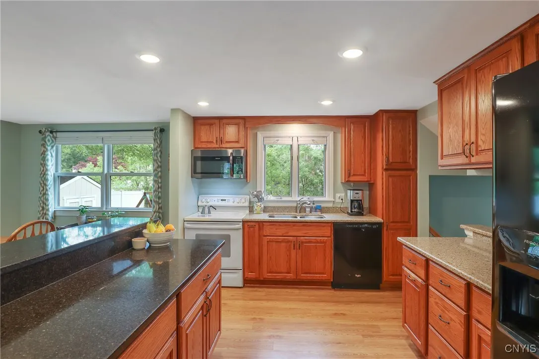 4330 Cinnamon, Clay, New York 13090, Clay, New York 13090, 3 Bedrooms Bedrooms, 7 Rooms Rooms,1 BathroomBathrooms,Residential,Closed,4330 Cinnamon, Clay, New York 13090,S1613658