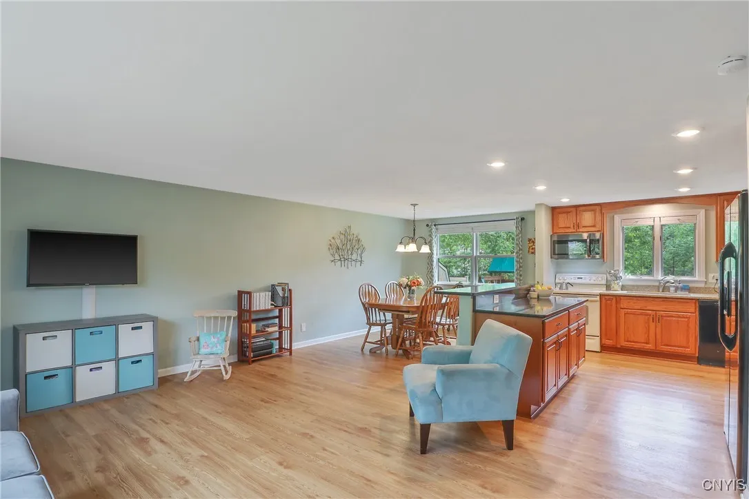 4330 Cinnamon, Clay, New York 13090, Clay, New York 13090, 3 Bedrooms Bedrooms, 7 Rooms Rooms,1 BathroomBathrooms,Residential,Closed,4330 Cinnamon, Clay, New York 13090,S1613658