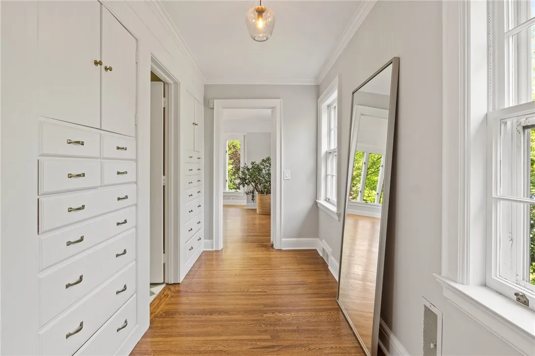 16 Mitchell Road, Pittsford, New York 14534, Pittsford, New York 14534, 6 Bedrooms Bedrooms, 12 Rooms Rooms,4 BathroomsBathrooms,Residential,Closed,16 Mitchell Road, Pittsford, New York 14534,R1609008
