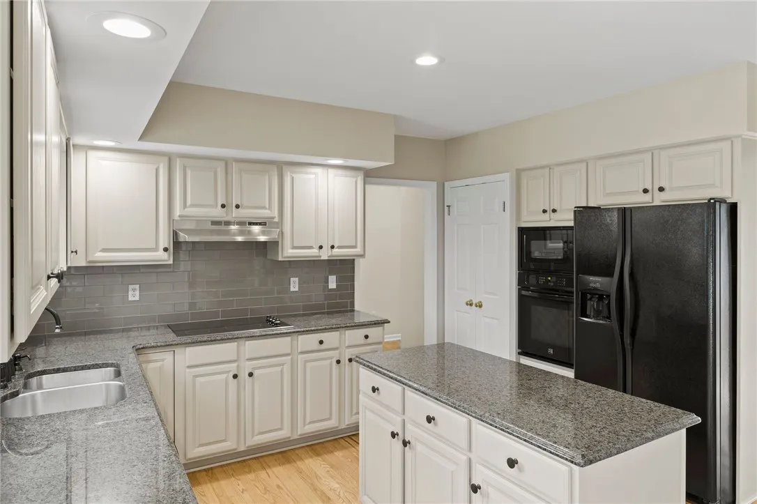 23 Wren Field Lane, Pittsford, New York 14534, Pittsford, New York 14534, 4 Bedrooms Bedrooms, 12 Rooms Rooms,2 BathroomsBathrooms,Residential,Closed,23 Wren Field Lane, Pittsford, New York 14534,R1612288