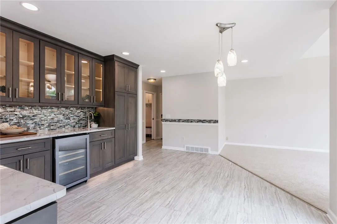 1 Feathery Circle, Perinton, New York 14526, Perinton, New York 14526, 5 Bedrooms Bedrooms, 9 Rooms Rooms,2 BathroomsBathrooms,Residential,Closed,1 Feathery Circle, Perinton, New York 14526,0,R1610948