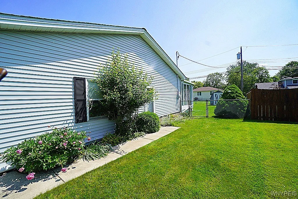 56 Harwood Road, West Seneca, New York 14224, West Seneca, New York 14224, 3 Bedrooms Bedrooms, 7 Rooms Rooms,1 BathroomBathrooms,Residential,Closed,56 Harwood Road, West Seneca, New York 14224,B1613593