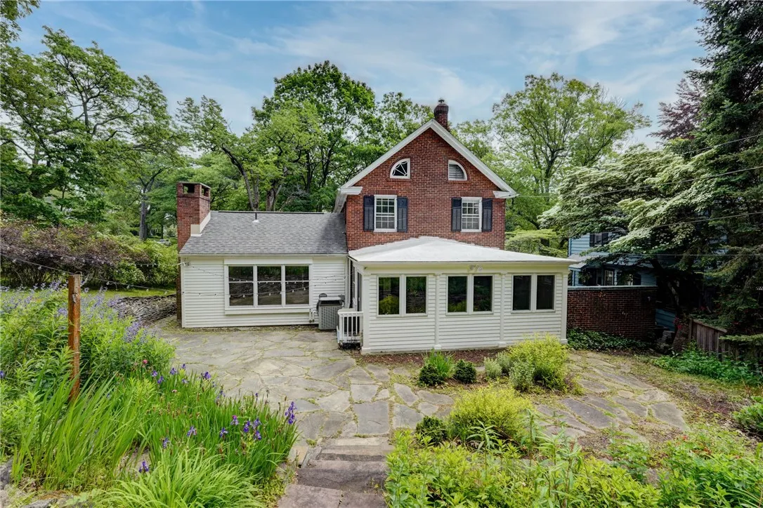 15 Nunda Boulevard, Rochester, New York 14610, Rochester, New York 14610, 3 Bedrooms Bedrooms, 8 Rooms Rooms,2 BathroomsBathrooms,Residential,Closed,15 Nunda Boulevard, Rochester, New York 14610,R1613862