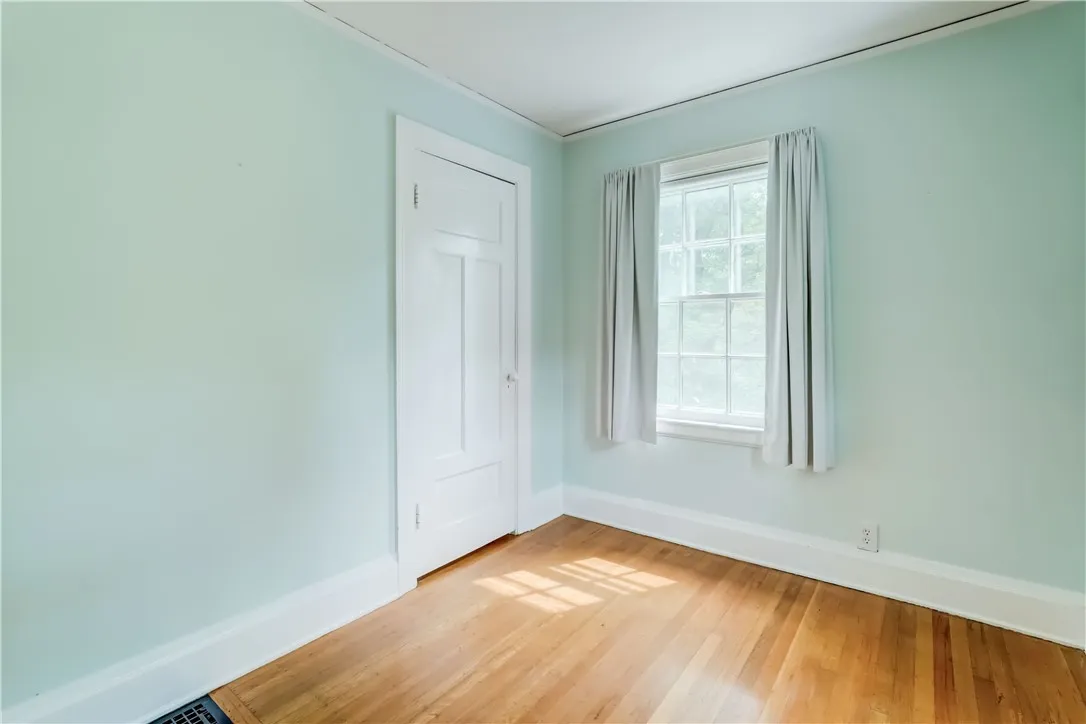 15 Nunda Boulevard, Rochester, New York 14610, Rochester, New York 14610, 3 Bedrooms Bedrooms, 8 Rooms Rooms,2 BathroomsBathrooms,Residential,Closed,15 Nunda Boulevard, Rochester, New York 14610,R1613862