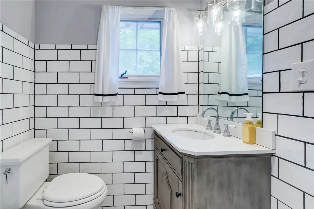 15 Nunda Boulevard, Rochester, New York 14610, Rochester, New York 14610, 3 Bedrooms Bedrooms, 8 Rooms Rooms,2 BathroomsBathrooms,Residential,Closed,15 Nunda Boulevard, Rochester, New York 14610,R1613862