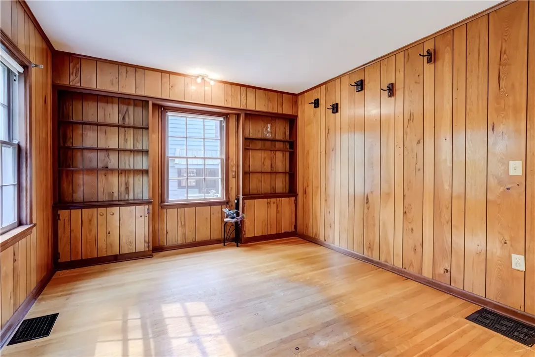 15 Nunda Boulevard, Rochester, New York 14610, Rochester, New York 14610, 3 Bedrooms Bedrooms, 8 Rooms Rooms,2 BathroomsBathrooms,Residential,Closed,15 Nunda Boulevard, Rochester, New York 14610,R1613862