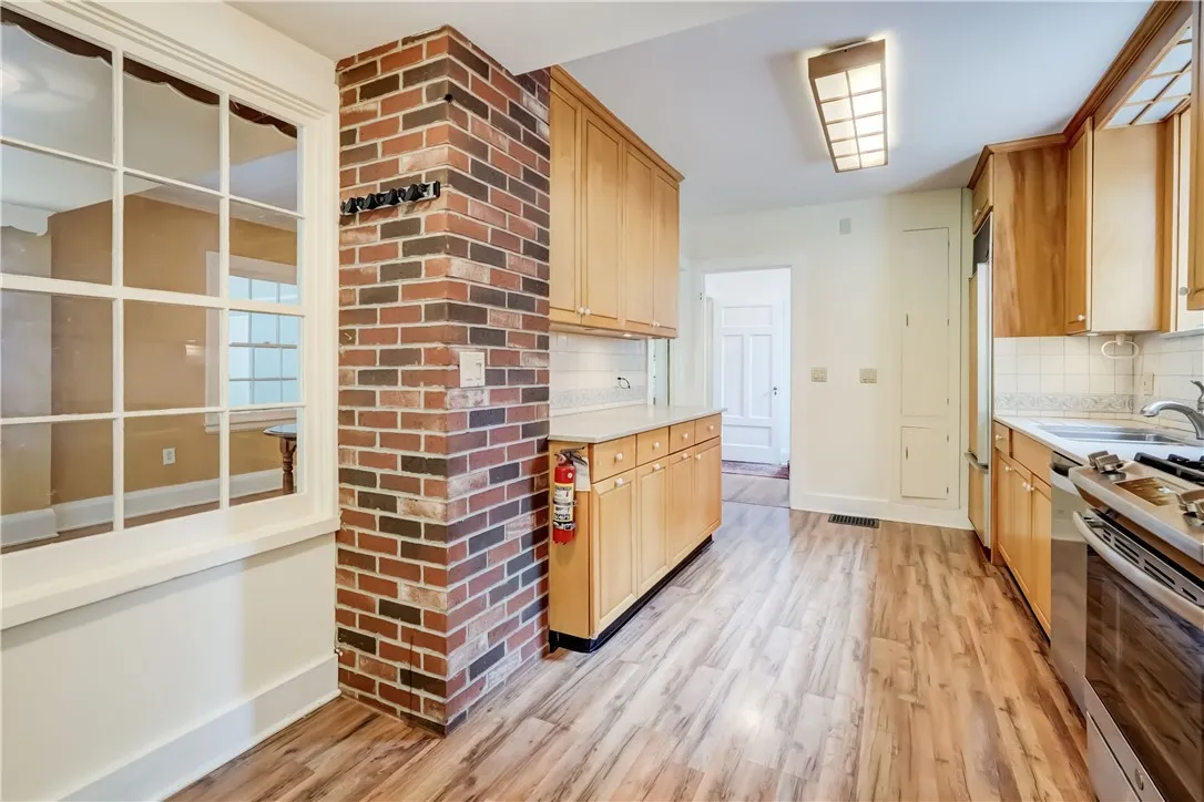 15 Nunda Boulevard, Rochester, New York 14610, Rochester, New York 14610, 3 Bedrooms Bedrooms, 8 Rooms Rooms,2 BathroomsBathrooms,Residential,Closed,15 Nunda Boulevard, Rochester, New York 14610,R1613862