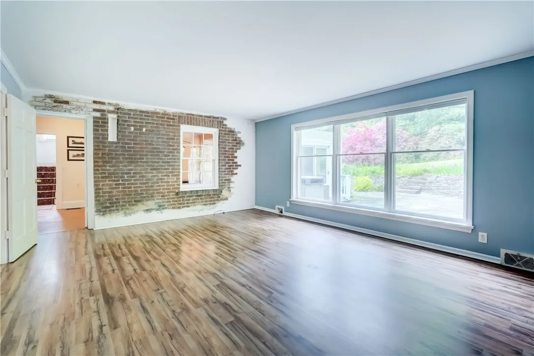 15 Nunda Boulevard, Rochester, New York 14610, Rochester, New York 14610, 3 Bedrooms Bedrooms, 8 Rooms Rooms,2 BathroomsBathrooms,Residential,Closed,15 Nunda Boulevard, Rochester, New York 14610,R1613862