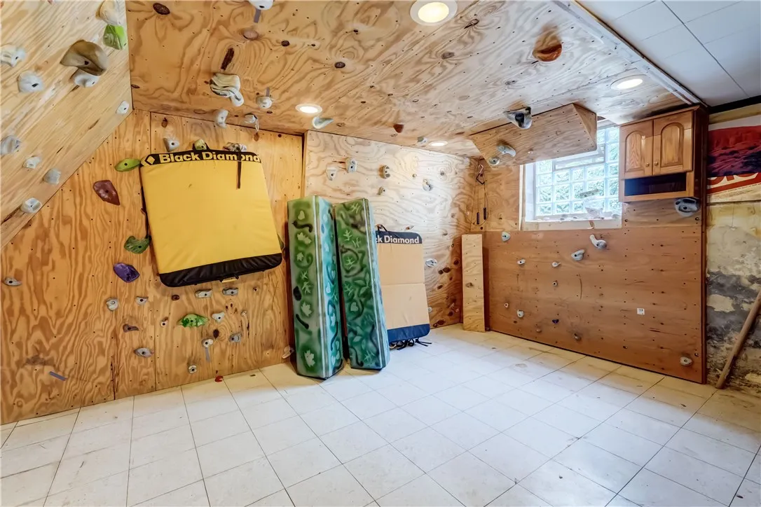 15 Nunda Boulevard, Rochester, New York 14610, Rochester, New York 14610, 3 Bedrooms Bedrooms, 8 Rooms Rooms,2 BathroomsBathrooms,Residential,Closed,15 Nunda Boulevard, Rochester, New York 14610,R1613862
