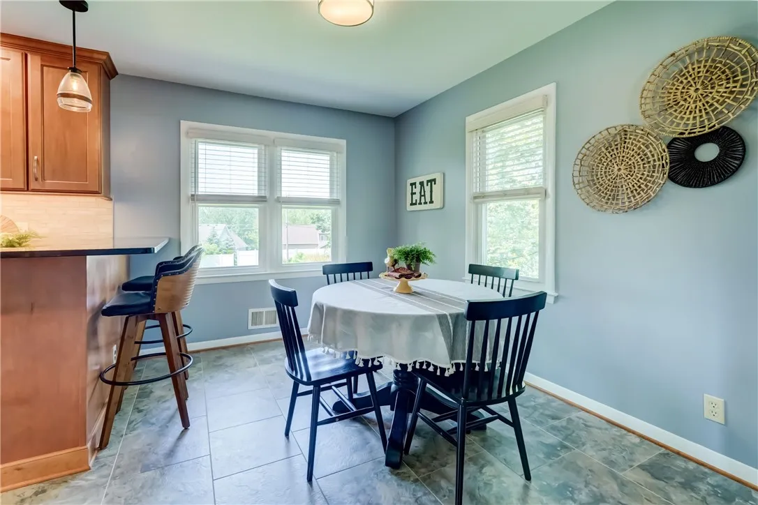 10 Alpine Drive, Penfield, New York 14580, Penfield, New York 14580, 3 Bedrooms Bedrooms, 9 Rooms Rooms,2 BathroomsBathrooms,Residential,Closed,10 Alpine Drive, Penfield, New York 14580,R1611045