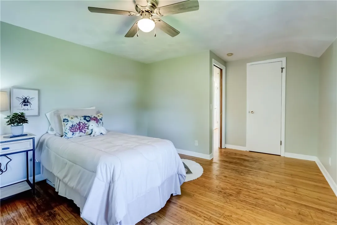 10 Alpine Drive, Penfield, New York 14580, Penfield, New York 14580, 3 Bedrooms Bedrooms, 9 Rooms Rooms,2 BathroomsBathrooms,Residential,Closed,10 Alpine Drive, Penfield, New York 14580,R1611045