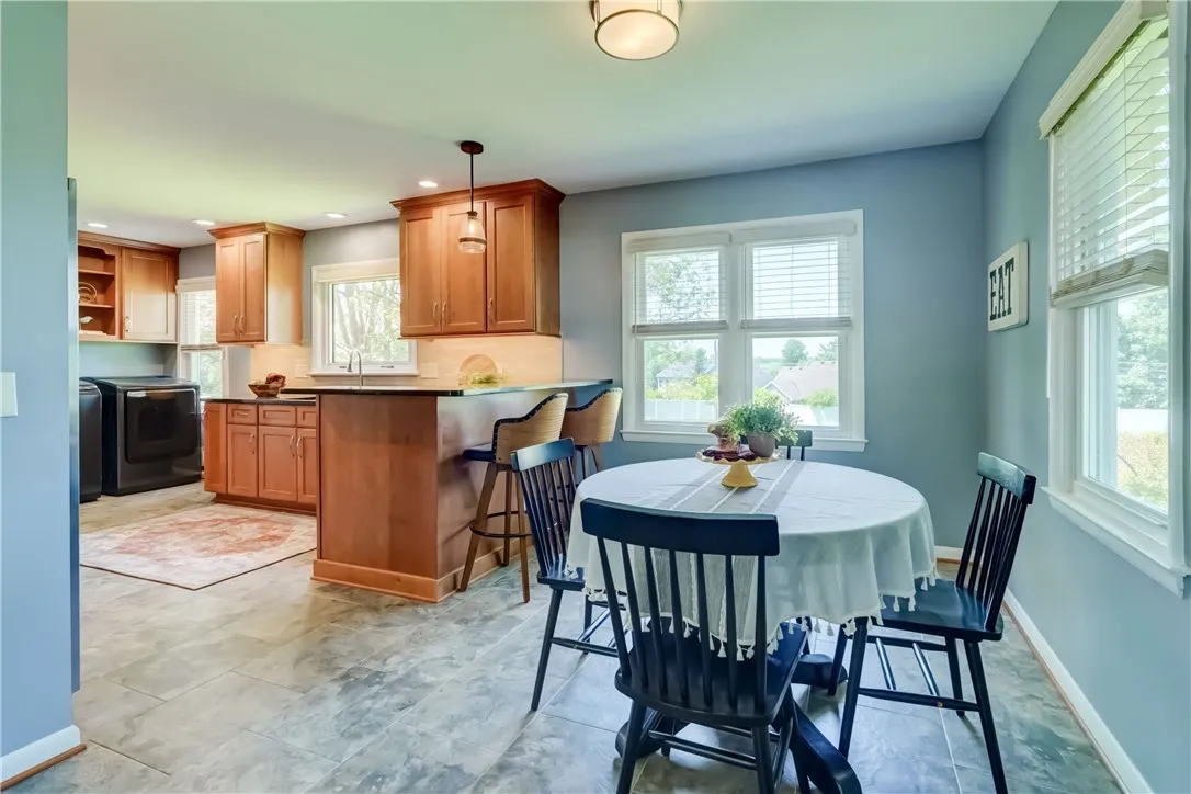 10 Alpine Drive, Penfield, New York 14580, Penfield, New York 14580, 3 Bedrooms Bedrooms, 9 Rooms Rooms,2 BathroomsBathrooms,Residential,Closed,10 Alpine Drive, Penfield, New York 14580,R1611045