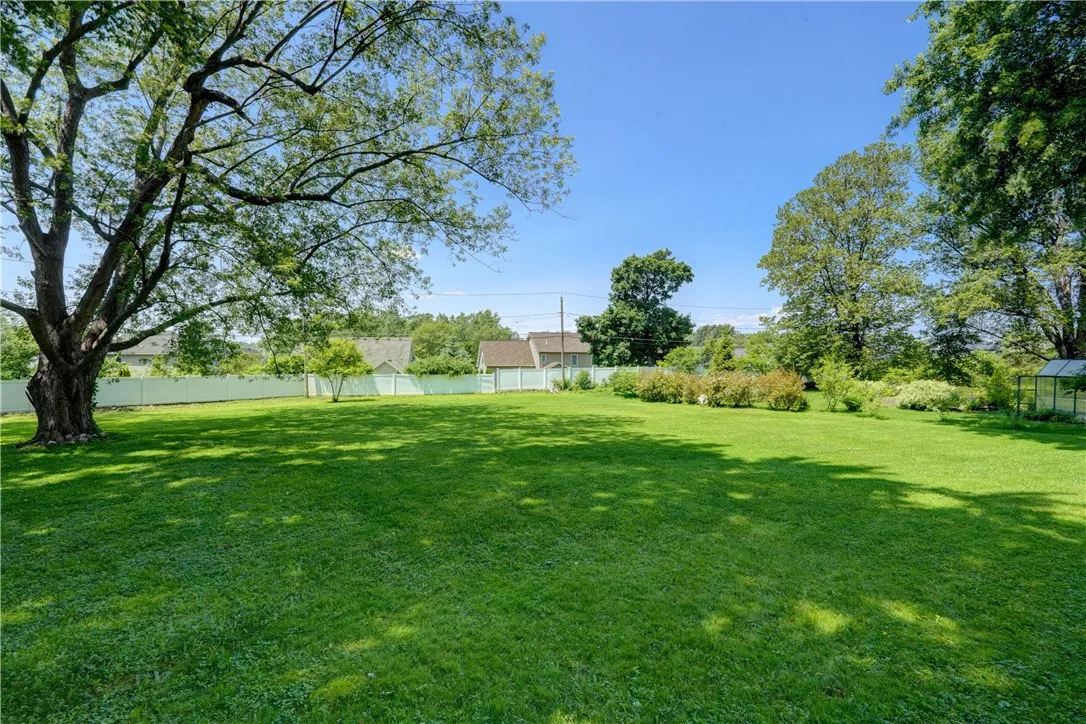 10 Alpine Drive, Penfield, New York 14580, Penfield, New York 14580, 3 Bedrooms Bedrooms, 9 Rooms Rooms,2 BathroomsBathrooms,Residential,Closed,10 Alpine Drive, Penfield, New York 14580,R1611045