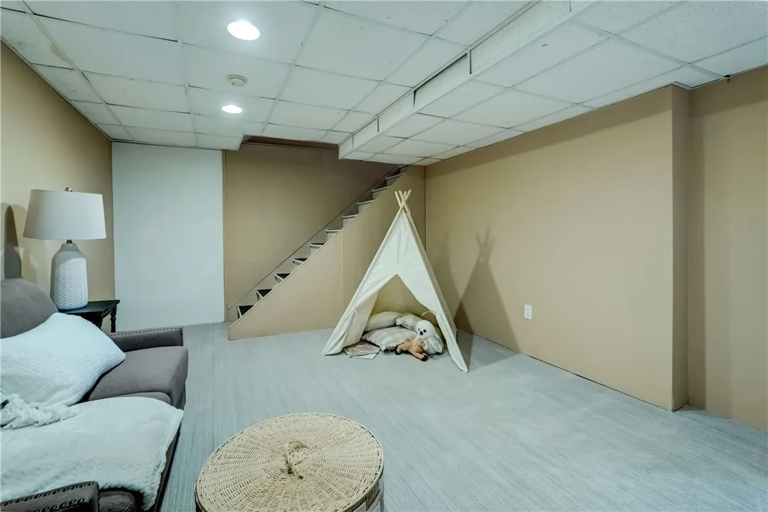 10 Alpine Drive, Penfield, New York 14580, Penfield, New York 14580, 3 Bedrooms Bedrooms, 9 Rooms Rooms,2 BathroomsBathrooms,Residential,Closed,10 Alpine Drive, Penfield, New York 14580,R1611045