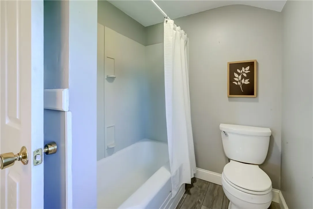10 Alpine Drive, Penfield, New York 14580, Penfield, New York 14580, 3 Bedrooms Bedrooms, 9 Rooms Rooms,2 BathroomsBathrooms,Residential,Closed,10 Alpine Drive, Penfield, New York 14580,R1611045