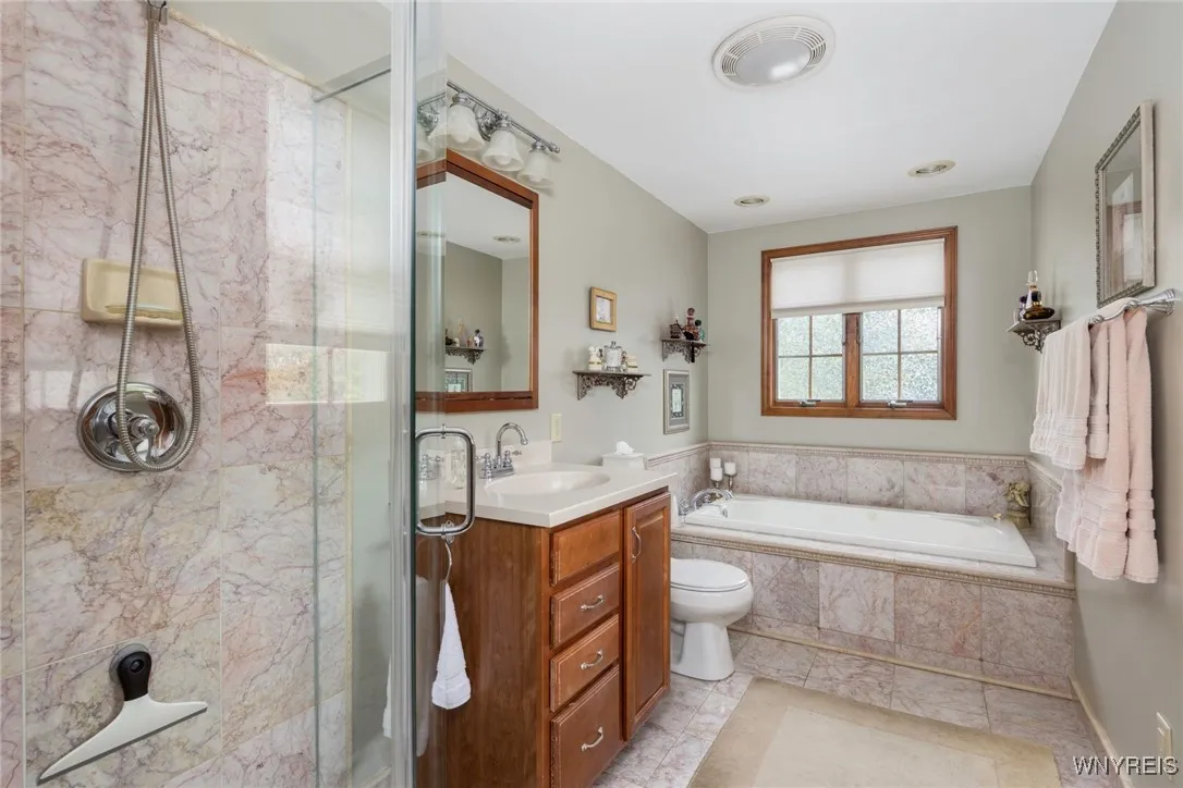 55 Curley Drive, Orchard Park, New York 14127, Orchard Park, New York 14127, 4 Bedrooms Bedrooms, 12 Rooms Rooms,2 BathroomsBathrooms,Residential,Closed,55 Curley Drive, Orchard Park, New York 14127,B1609286