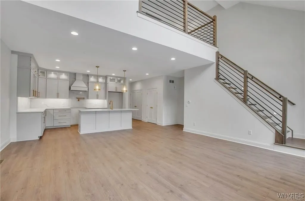 107f California, Amherst, New York 14221, Amherst, New York 14221, 3 Bedrooms Bedrooms, 8 Rooms Rooms,3 BathroomsBathrooms,Residential,Closed,107f California, Amherst, New York 14221,B1614134