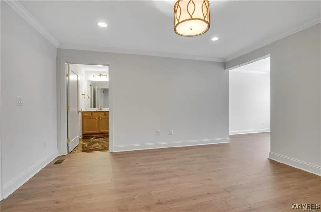 107f California, Amherst, New York 14221, Amherst, New York 14221, 3 Bedrooms Bedrooms, 8 Rooms Rooms,3 BathroomsBathrooms,Residential,Closed,107f California, Amherst, New York 14221,B1614134