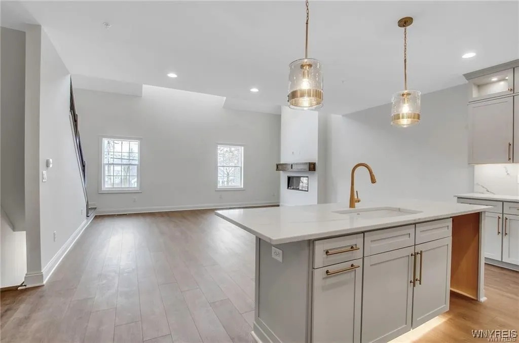 107f California, Amherst, New York 14221, Amherst, New York 14221, 3 Bedrooms Bedrooms, 8 Rooms Rooms,3 BathroomsBathrooms,Residential,Closed,107f California, Amherst, New York 14221,B1614134