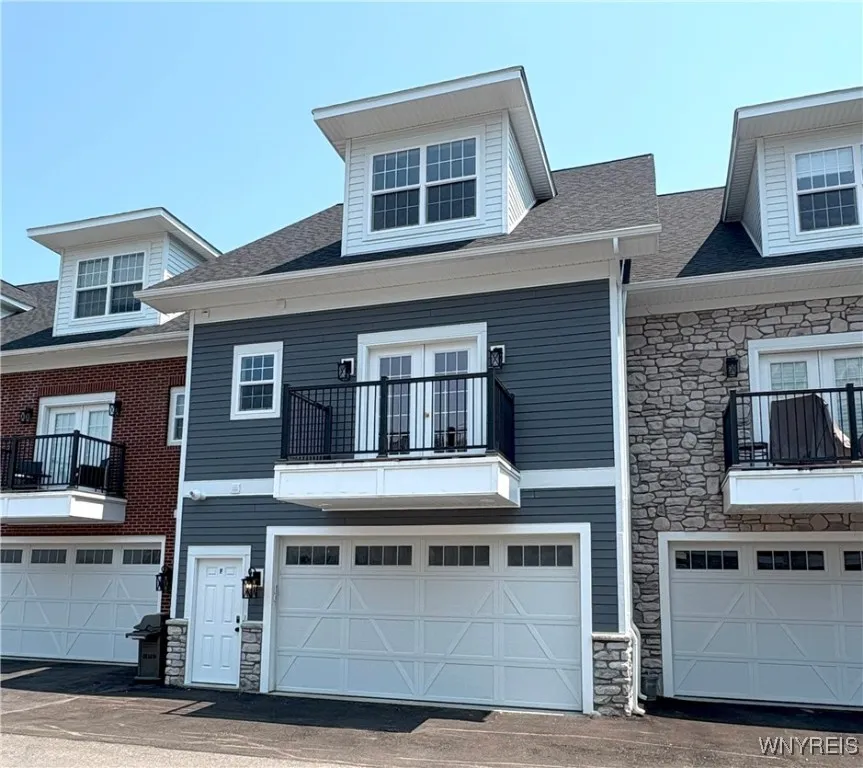 107f California, Amherst, New York 14221, Amherst, New York 14221, 3 Bedrooms Bedrooms, 8 Rooms Rooms,3 BathroomsBathrooms,Residential,Closed,107f California, Amherst, New York 14221,B1614134