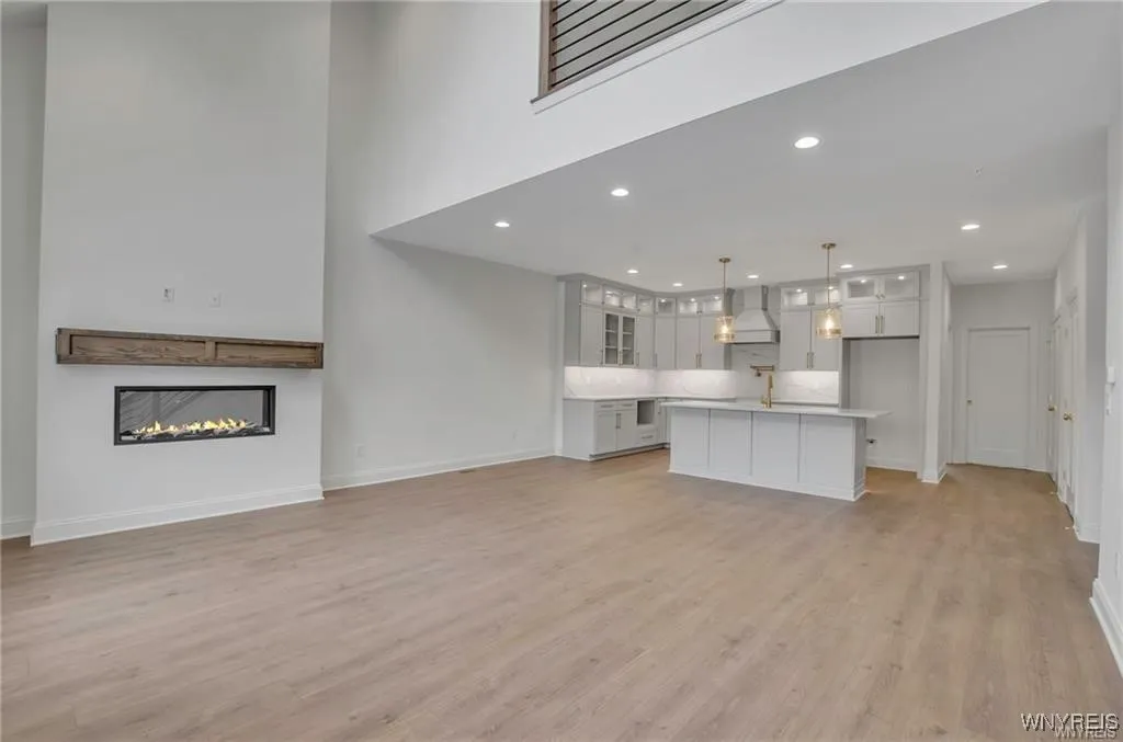 107f California, Amherst, New York 14221, Amherst, New York 14221, 3 Bedrooms Bedrooms, 8 Rooms Rooms,3 BathroomsBathrooms,Residential,Closed,107f California, Amherst, New York 14221,B1614134