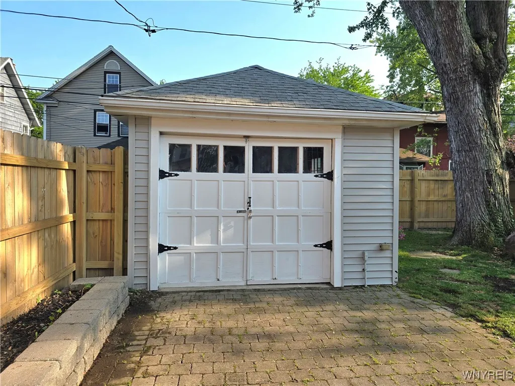 43 Wardman Road, Tonawanda-town, New York 14217, Tonawanda, New York 14217, 3 Bedrooms Bedrooms, 7 Rooms Rooms,2 BathroomsBathrooms,Residential,Closed,43 Wardman Road, Tonawanda-town, New York 14217,B1614052