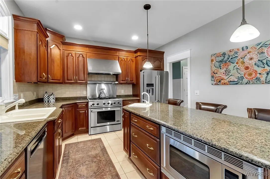8200 Pinestone Court, Clarence, New York 14221, Clarence, New York 14221, 4 Bedrooms Bedrooms, 9 Rooms Rooms,3 BathroomsBathrooms,Residential,Closed,8200 Pinestone Court, Clarence, New York 14221,B1613879