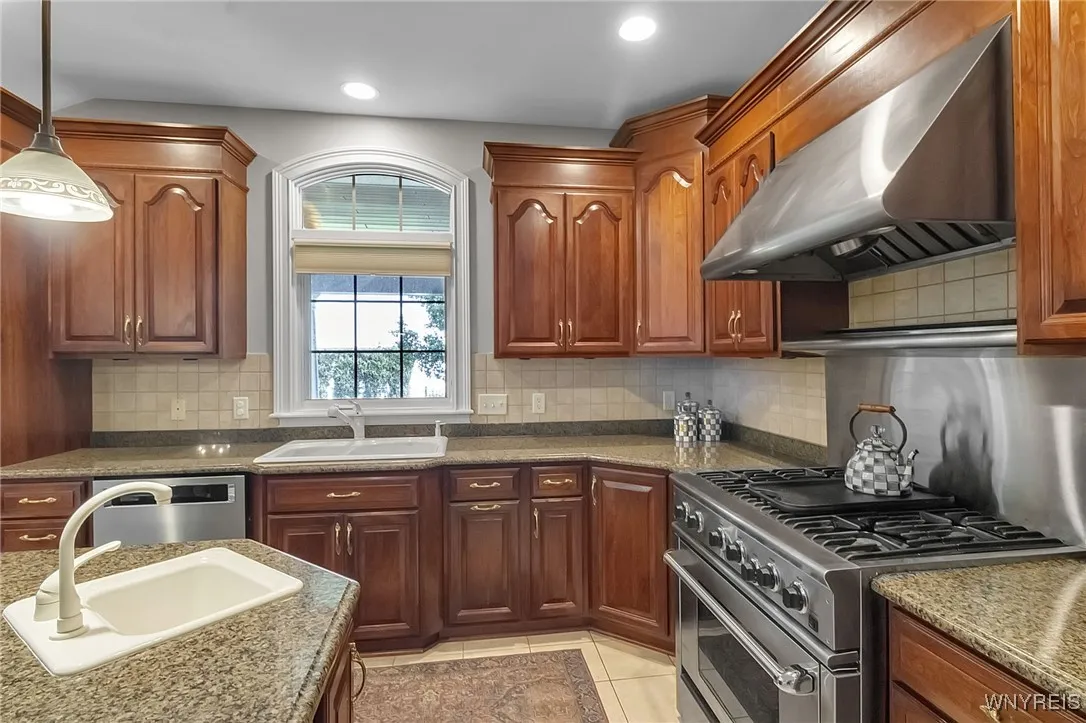 8200 Pinestone Court, Clarence, New York 14221, Clarence, New York 14221, 4 Bedrooms Bedrooms, 9 Rooms Rooms,3 BathroomsBathrooms,Residential,Closed,8200 Pinestone Court, Clarence, New York 14221,B1613879