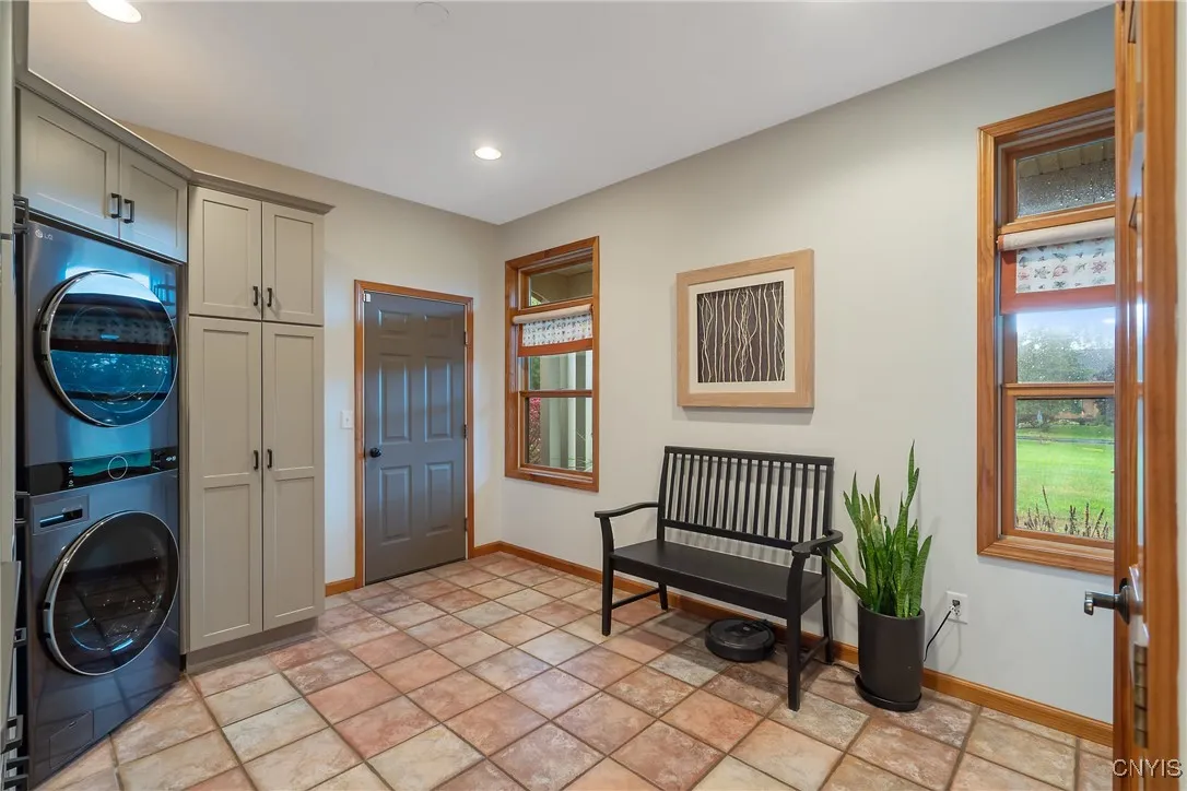 154 West Lake Road, Oswego-town, New York 13126, Oswego, New York 13126, 4 Bedrooms Bedrooms, 14 Rooms Rooms,4 BathroomsBathrooms,Residential,Closed,154 West Lake Road, Oswego-town, New York 13126,0,S1613778