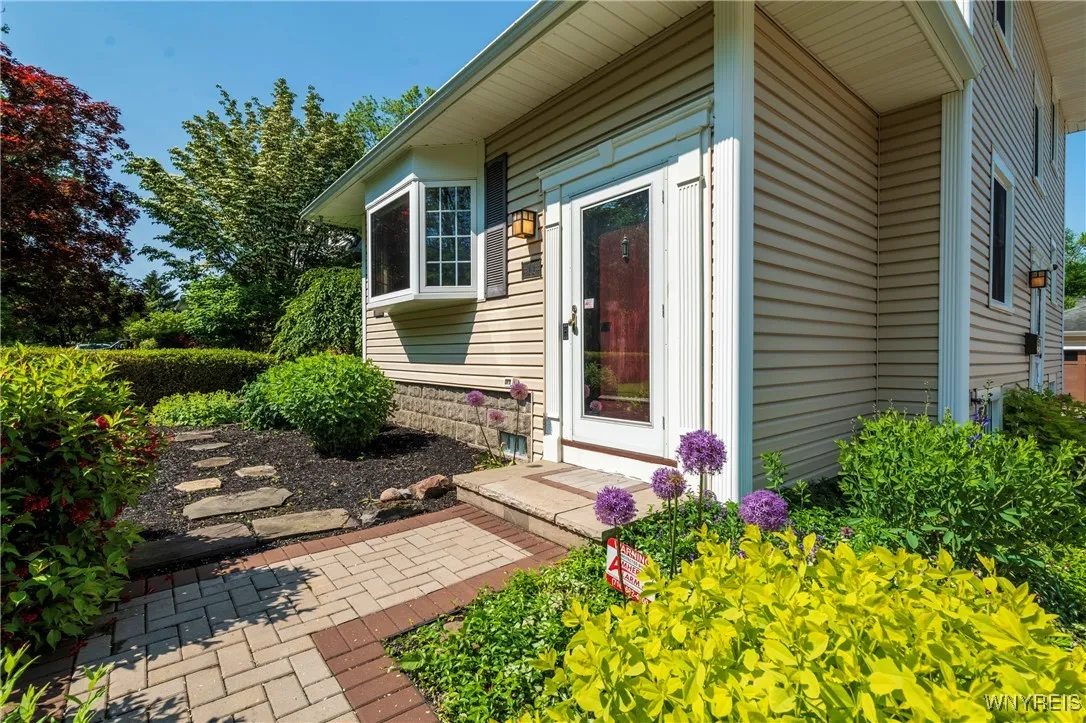 11 Columbia Drive, Amherst, New York 14221, Amherst, New York 14221, 3 Bedrooms Bedrooms, 7 Rooms Rooms,1 BathroomBathrooms,Residential,Closed,11 Columbia Drive, Amherst, New York 14221,B1614174