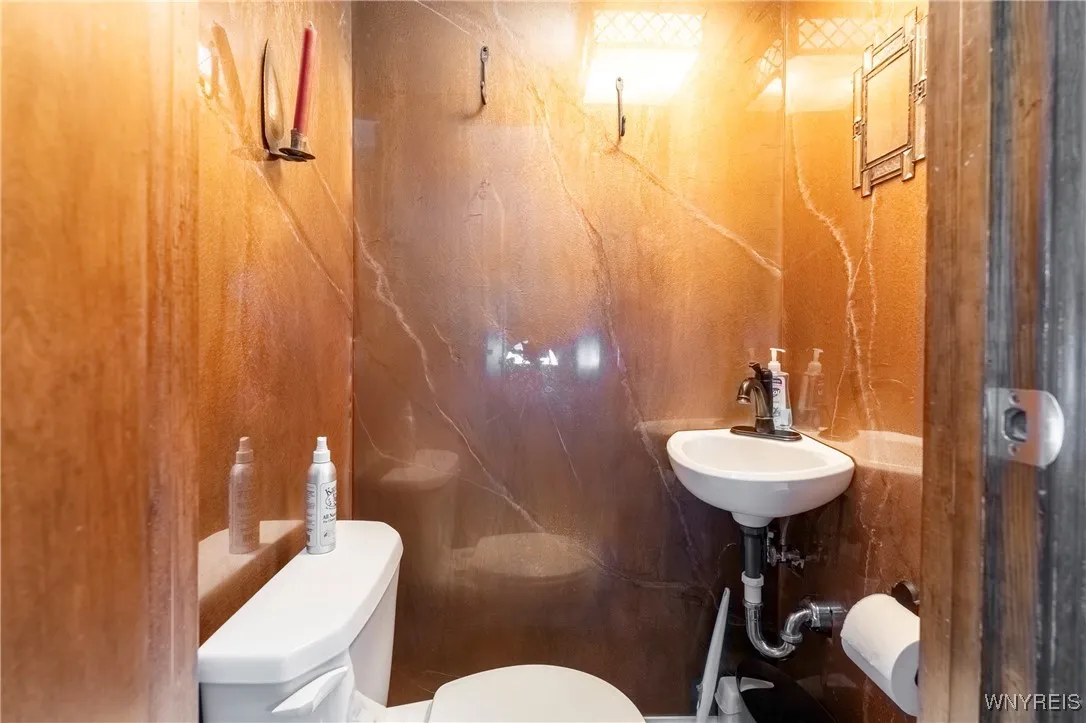 11 Columbia Drive, Amherst, New York 14221, Amherst, New York 14221, 3 Bedrooms Bedrooms, 7 Rooms Rooms,1 BathroomBathrooms,Residential,Closed,11 Columbia Drive, Amherst, New York 14221,B1614174