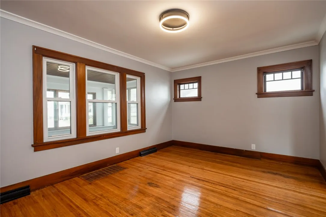 126 Canton Street, Rochester, New York 14606, Rochester, New York 14606, 3 Bedrooms Bedrooms, 6 Rooms Rooms,1 BathroomBathrooms,Residential,Closed,126 Canton Street, Rochester, New York 14606,0,R1613704
