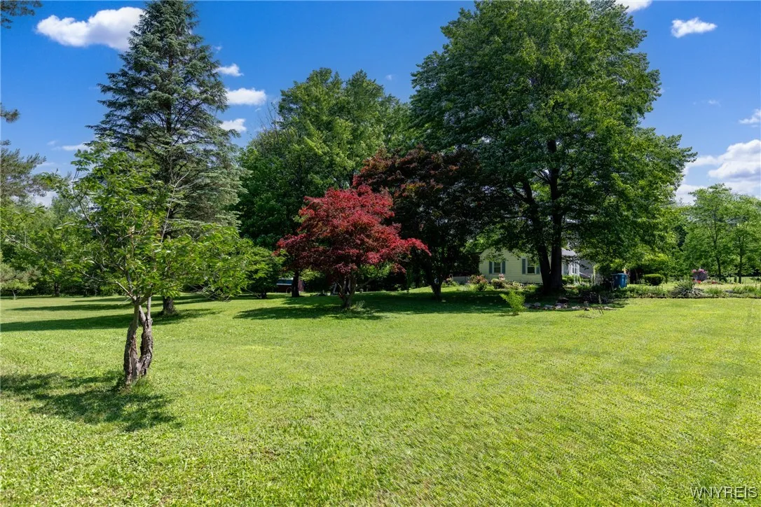 7084 Versailles Road, Evans, New York 14047, Evans, New York 14047, 2 Bedrooms Bedrooms, 7 Rooms Rooms,1 BathroomBathrooms,Residential,Closed,7084 Versailles Road, Evans, New York 14047,0,B1613510