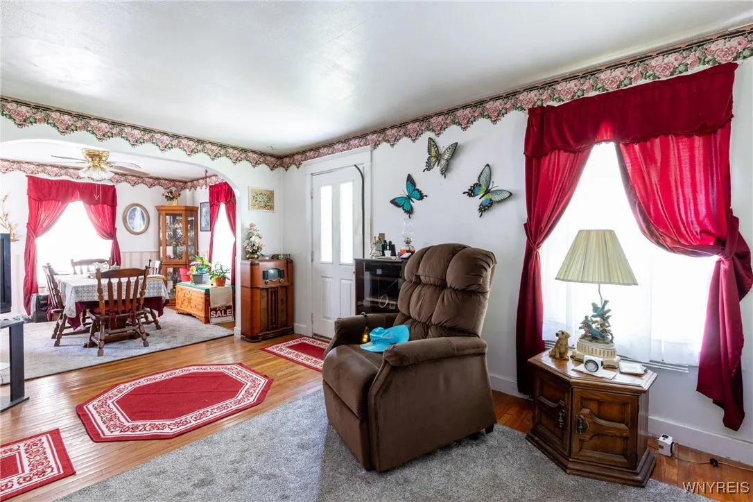 7084 Versailles Road, Evans, New York 14047, Evans, New York 14047, 2 Bedrooms Bedrooms, 7 Rooms Rooms,1 BathroomBathrooms,Residential,Closed,7084 Versailles Road, Evans, New York 14047,0,B1613510