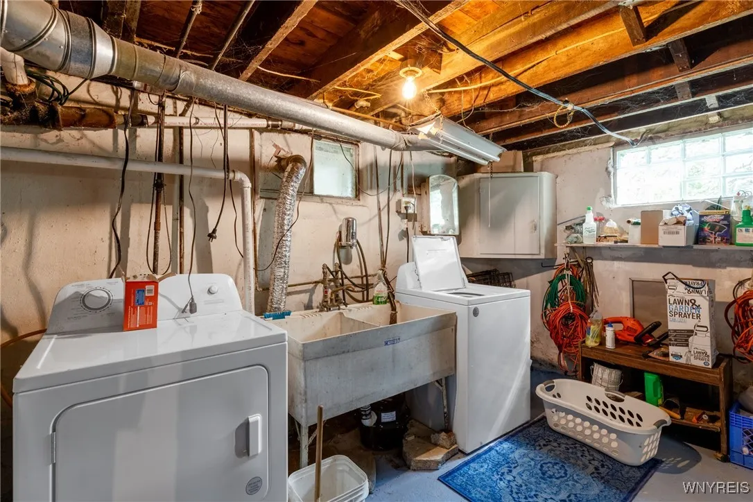 7084 Versailles Road, Evans, New York 14047, Evans, New York 14047, 2 Bedrooms Bedrooms, 7 Rooms Rooms,1 BathroomBathrooms,Residential,Closed,7084 Versailles Road, Evans, New York 14047,0,B1613510