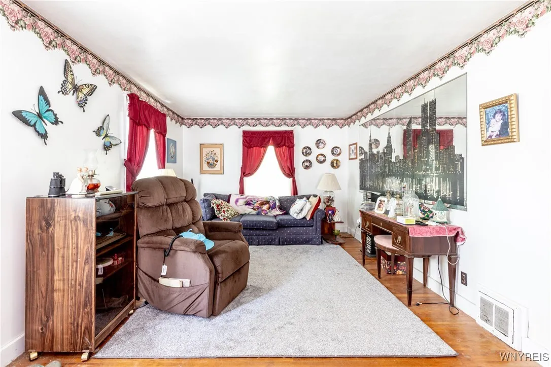 7084 Versailles Road, Evans, New York 14047, Evans, New York 14047, 2 Bedrooms Bedrooms, 7 Rooms Rooms,1 BathroomBathrooms,Residential,Closed,7084 Versailles Road, Evans, New York 14047,0,B1613510