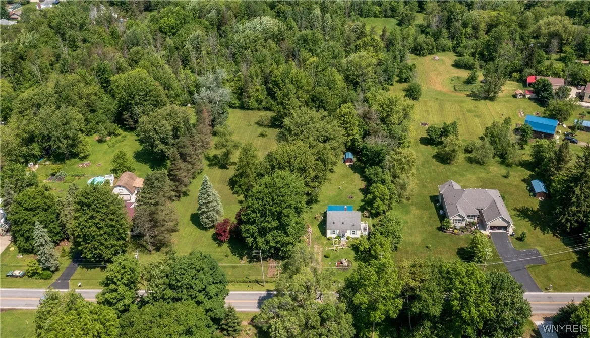7084 Versailles Road, Evans, New York 14047, Evans, New York 14047, 2 Bedrooms Bedrooms, 7 Rooms Rooms,1 BathroomBathrooms,Residential,Closed,7084 Versailles Road, Evans, New York 14047,0,B1613510