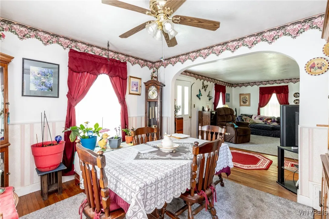 7084 Versailles Road, Evans, New York 14047, Evans, New York 14047, 2 Bedrooms Bedrooms, 7 Rooms Rooms,1 BathroomBathrooms,Residential,Closed,7084 Versailles Road, Evans, New York 14047,0,B1613510