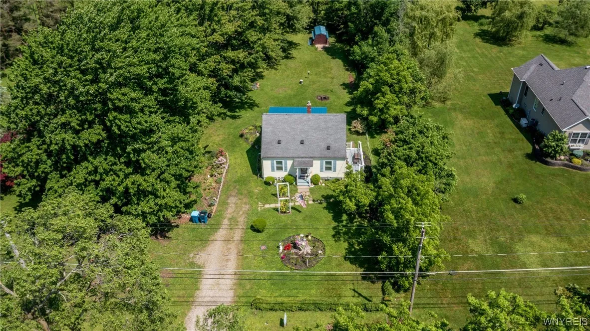 7084 Versailles Road, Evans, New York 14047, Evans, New York 14047, 2 Bedrooms Bedrooms, 7 Rooms Rooms,1 BathroomBathrooms,Residential,Closed,7084 Versailles Road, Evans, New York 14047,0,B1613510