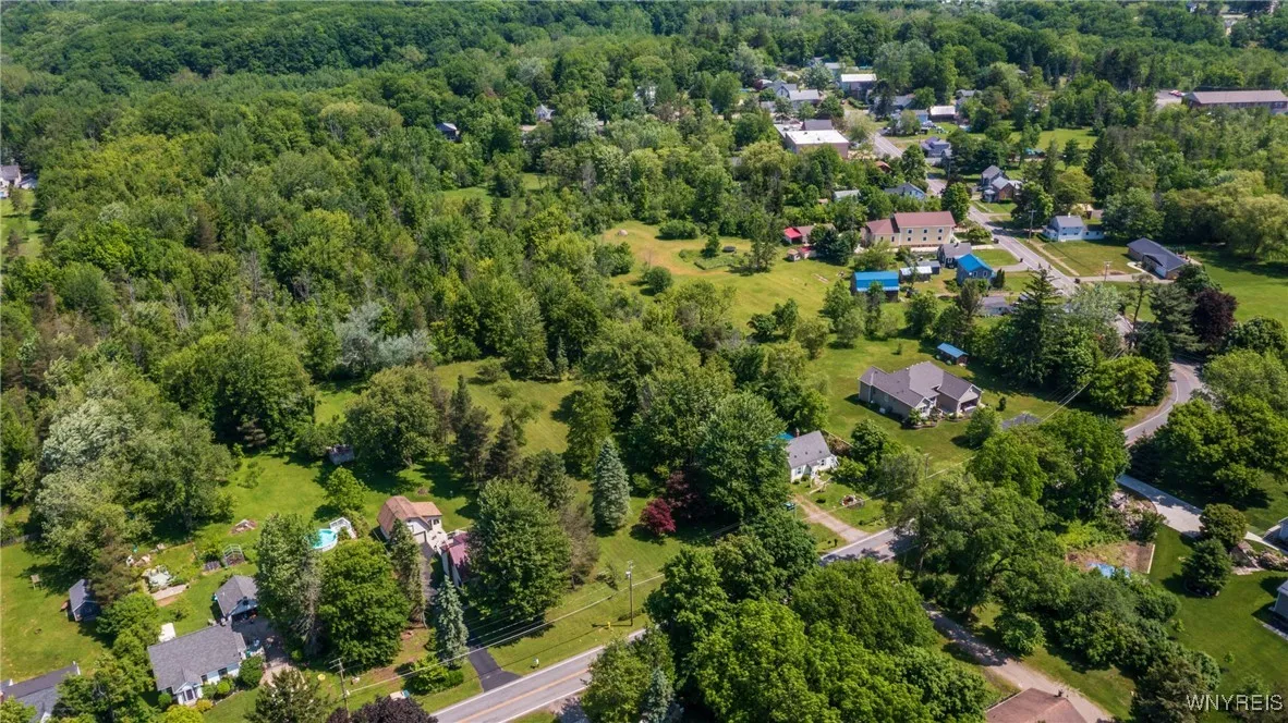 7084 Versailles Road, Evans, New York 14047, Evans, New York 14047, 2 Bedrooms Bedrooms, 7 Rooms Rooms,1 BathroomBathrooms,Residential,Closed,7084 Versailles Road, Evans, New York 14047,0,B1613510