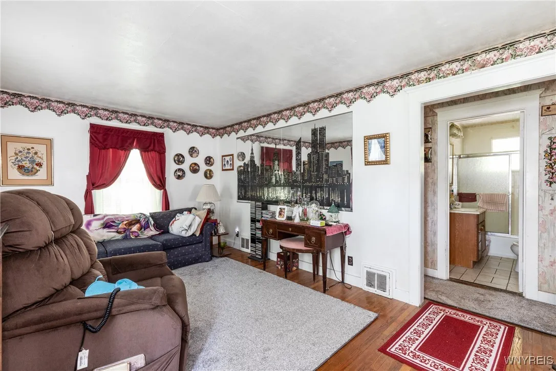 7084 Versailles Road, Evans, New York 14047, Evans, New York 14047, 2 Bedrooms Bedrooms, 7 Rooms Rooms,1 BathroomBathrooms,Residential,Closed,7084 Versailles Road, Evans, New York 14047,0,B1613510