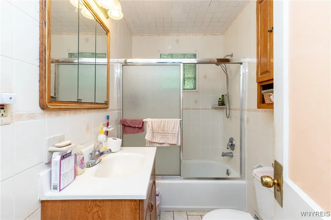 7084 Versailles Road, Evans, New York 14047, Evans, New York 14047, 2 Bedrooms Bedrooms, 7 Rooms Rooms,1 BathroomBathrooms,Residential,Closed,7084 Versailles Road, Evans, New York 14047,0,B1613510
