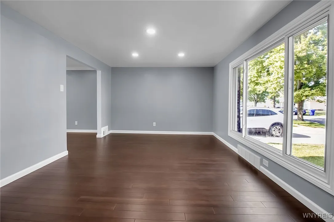 280 Tampa Drive, West Seneca, New York 14220, West Seneca, New York 14220, 3 Bedrooms Bedrooms, 8 Rooms Rooms,2 BathroomsBathrooms,Residential,Closed,280 Tampa Drive, West Seneca, New York 14220,0,B1614131