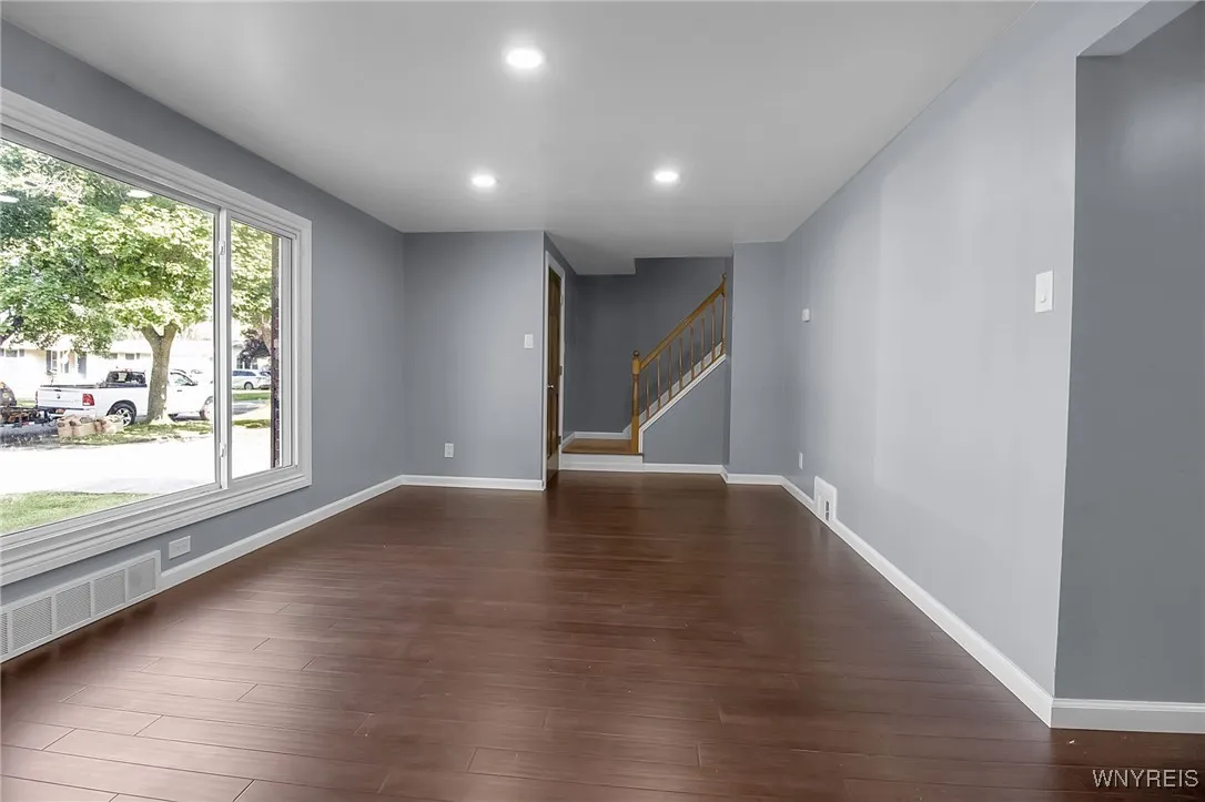 280 Tampa Drive, West Seneca, New York 14220, West Seneca, New York 14220, 3 Bedrooms Bedrooms, 8 Rooms Rooms,2 BathroomsBathrooms,Residential,Closed,280 Tampa Drive, West Seneca, New York 14220,0,B1614131